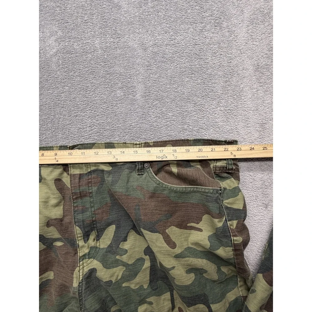 Levis 541 Pants Mens Measured 46x31 Green Camo Tapered 100% Cotton Pants Casual - Picture 4 of 8